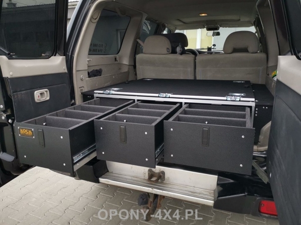 Zabudowa Nissan Patrol Y61 trzy szuflady5
